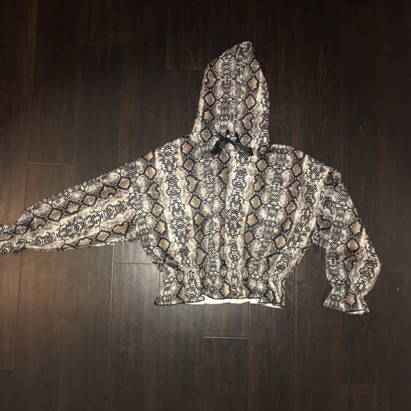 Snake skin fringe crop hoodie - Picture 2 of 2